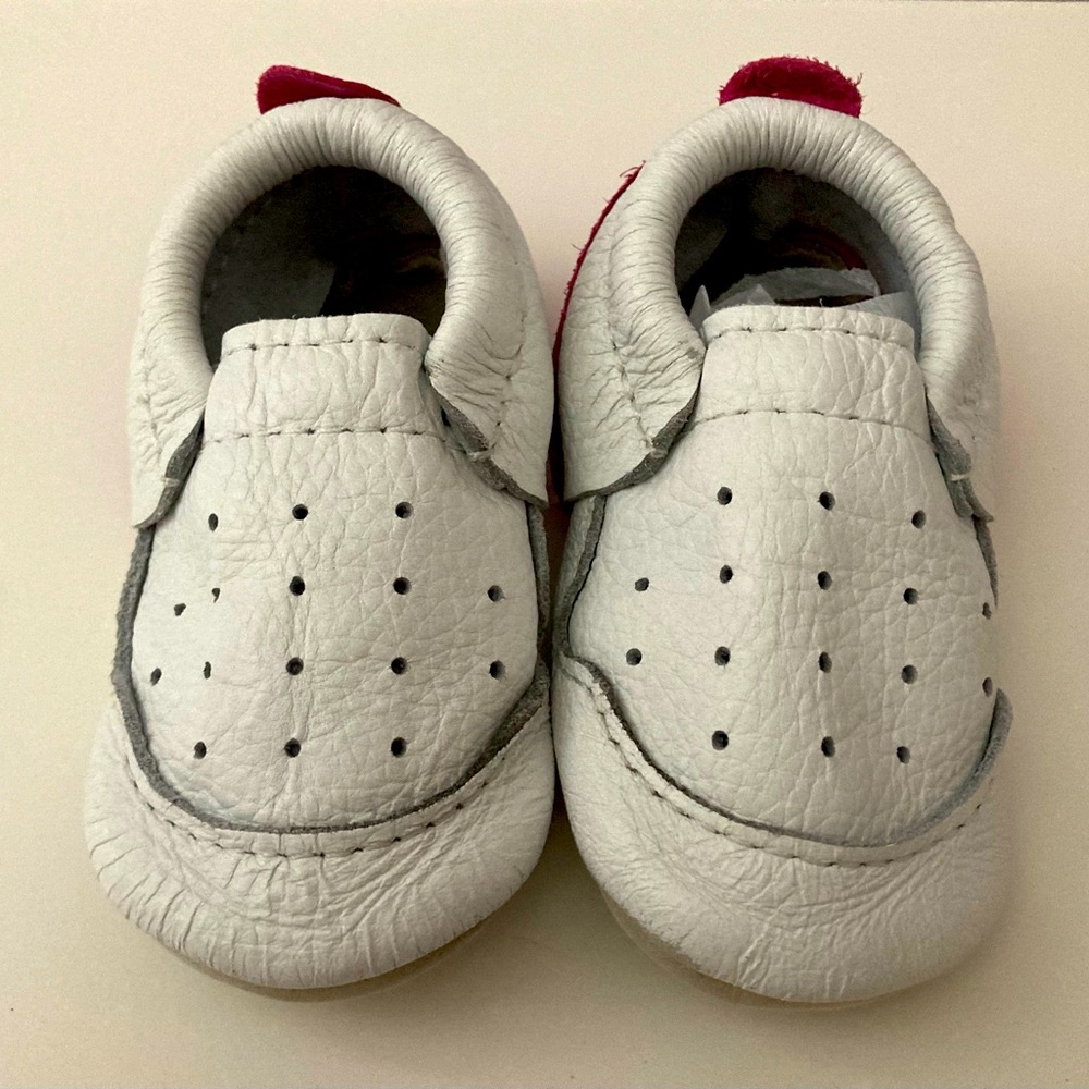 Heyfolks size 3 soft-soled baby shoes